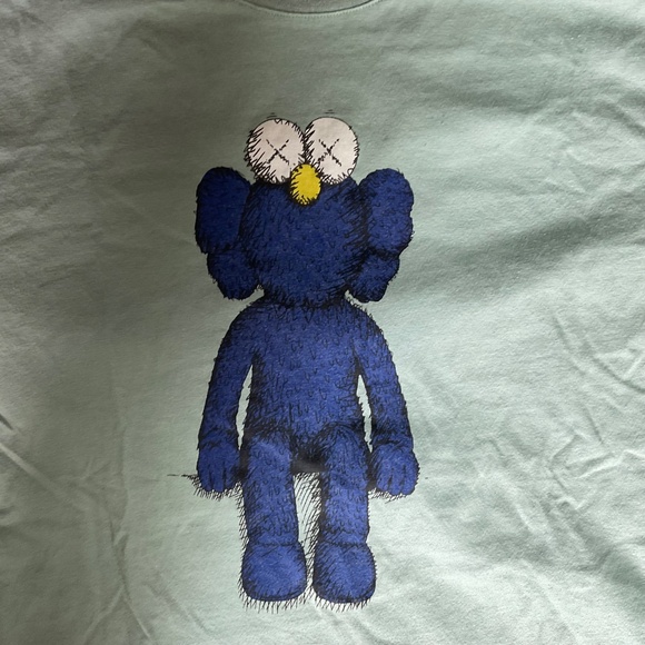 Uniqlo X KAWS Collab Tshirt size small - Picture 2 of 8
